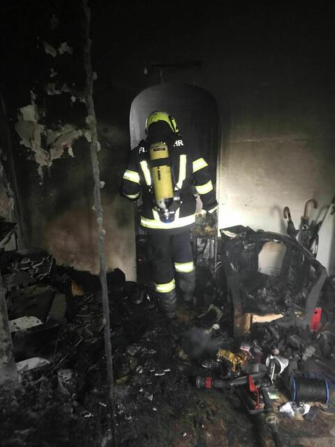 Beim Brand wurde keine Person verletzt | Foto: Feuerwehr Hirm