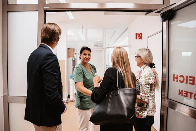 Nationalrat Bürgermeister Joachim Schnabel und Landesrätin Juliane Bogner-Strauß besichtigen das LKH Südsteiermark in Wagna. | Foto: Michaela Lorber