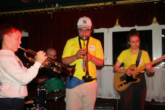 Auch Musiker und Musikerinnen der Sant Andreu Jazz Band aus Barcelona spielten bei der Session mit. | Foto: RegionalMedien Steiermark/Hofmüller