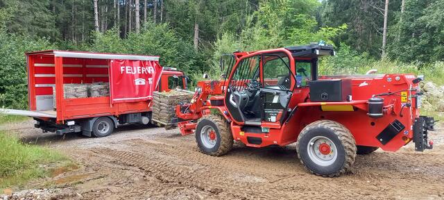 Die Hauptfeuerwache hat in Summe rund 20 Hilfstransporte in den Klagenfurter Raum absolviert. | Foto: Hauptfeuerwehrwache