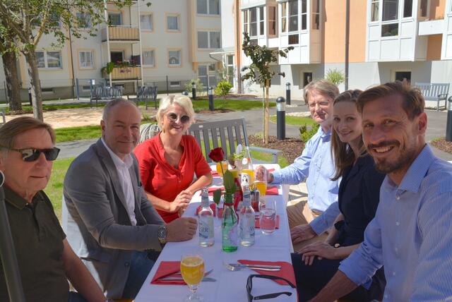gemeinde, Farben mayr, Karin Wieland (Ehrenamtlliche Betreuuerin), Aigner (?) | Foto: RegionalMedien