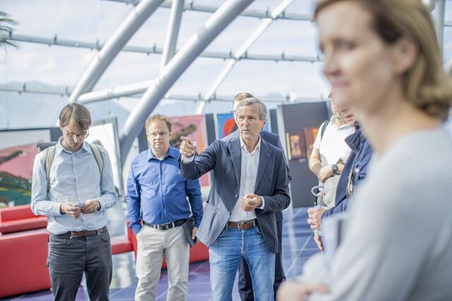 "Der Name Hangar-7 ist einfach die Kenn-Nummer des Salzburg Airport W. A. Mozart für seine Flugzeug-Hangars", erklärt Reinhard Stocker der Geschäftsführer der Red Bull Hangar-7 GmbH. | Foto: Hangar-7/Neumayr/Leopold