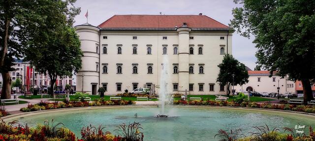 .......unser Schloß Porcia ....