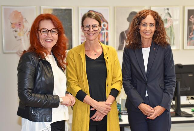 Arbeiteten das Konzept der KIB aus, v. l.: LRin Cornelia Hagele, Petra Sansone (GFin der Tiroler Kinder und Jugend GmbH) und LRin Eva Pawlata als Eigentümervertreterin. | Foto: © Land Tirol/Dorfmann