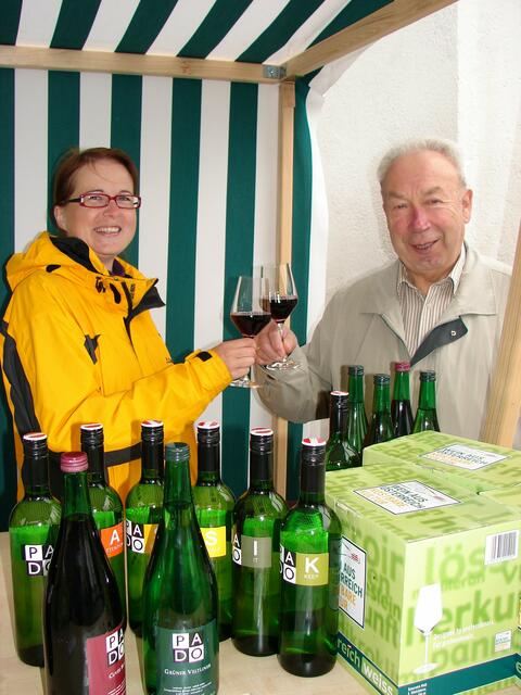 Die Sonne ins Glas gepackt und dann wird verkostet. | Foto: Seyer