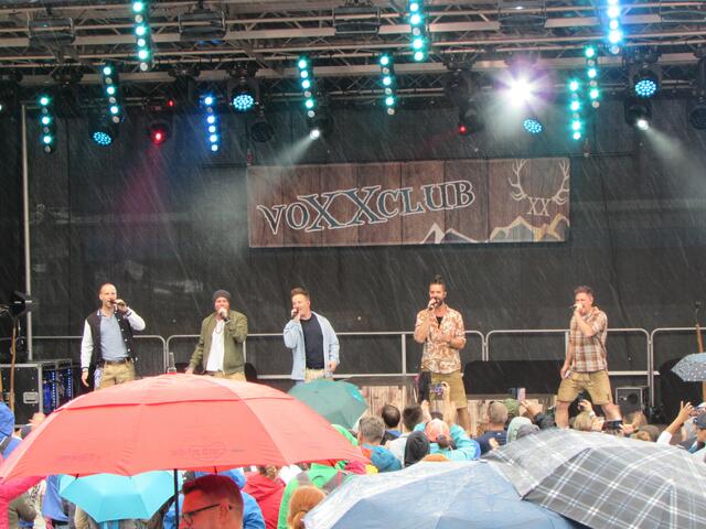 Voxxclub heizte den Besuchern mächtig ein. 