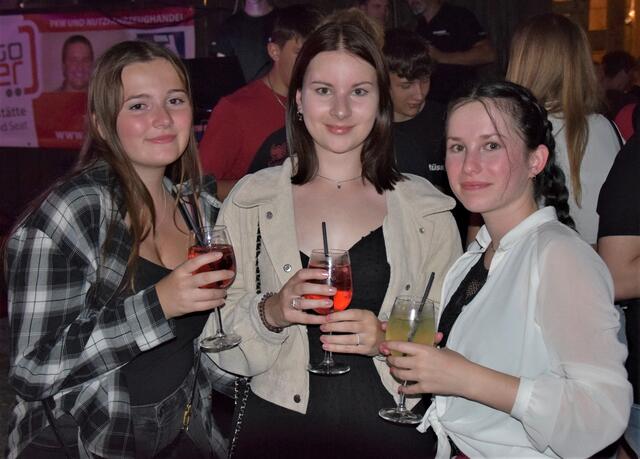Kerstin, Hanna und Iris verbrachten lustige Stunden. | Foto: Klara Fruhstorfer