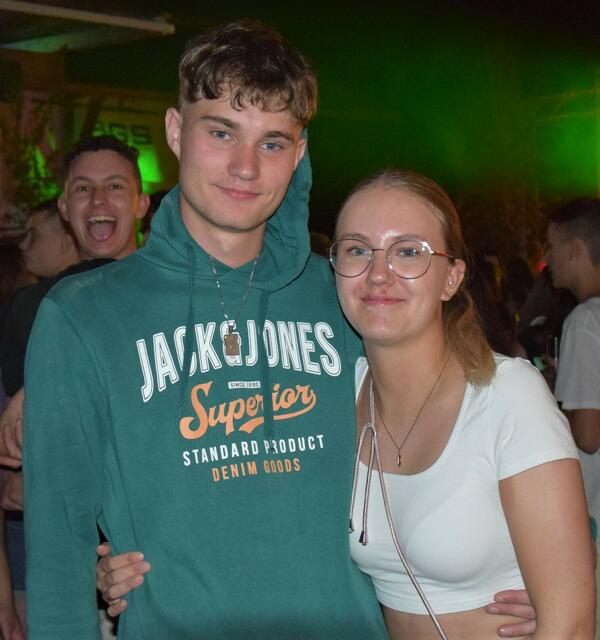 Niklas und Selina freuten sich am Hofspektakel zu sein. | Foto: Klara Fruhstorfer