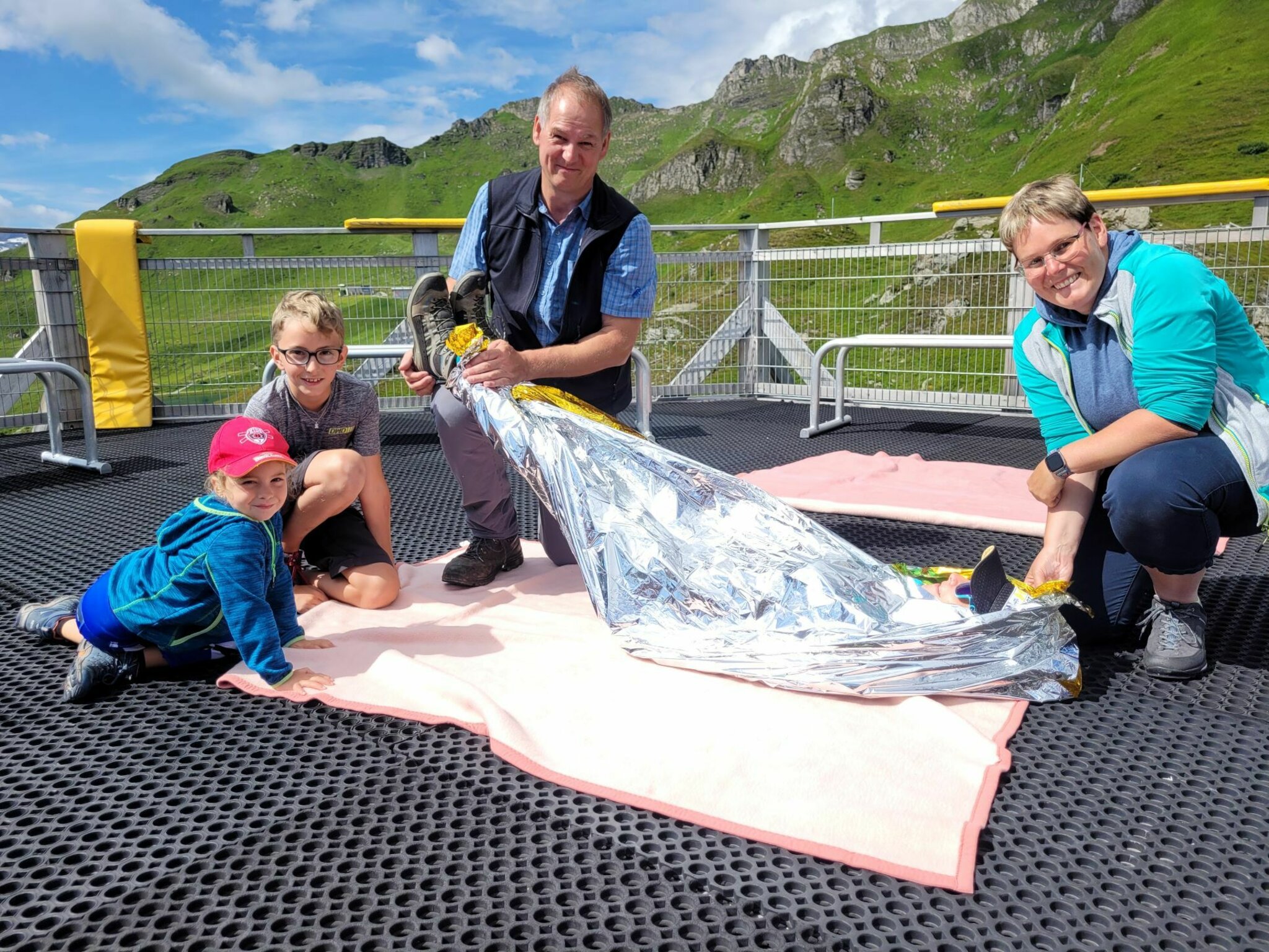 Schlossalm: Rotes Kreuz Gastein schulte &amp;quot;Erste Hilfe in den Bergen ...