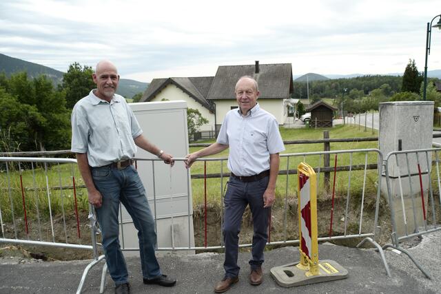 Vize Harald Weiss und Bgm. Johann Hainfellner bei der Baustelle. | Foto: Santrucek