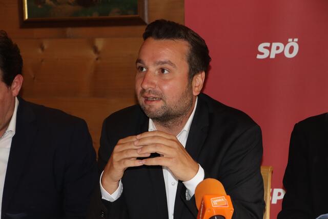 LA und Bgm. von Zams Benedikt Lentsch: "Wir müssen weitere Gemeinden davon überzeugen, die Förderungen für PV-Anlagen anzunehmen und in erneuerbare Energie zu investieren." | Foto: Elisabeth Neuner