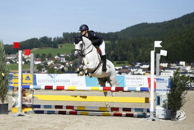 Franziska Lindner mit ihrem Pferd "Prince William". | Foto: Team Myrtill