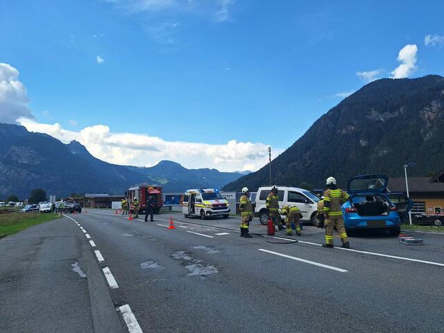 Auf der B311 kam es am 15. August in St.Martin bei Lofer zu einem schweren Verkehrsunfall. Vier Personen wurden dabei verletzt. | Foto: FF St. Martin bei Lofer