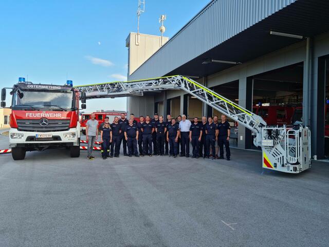 Die Drehleiter erreicht eine Höhe von 32 Metern. | Foto: FF Ostermiething