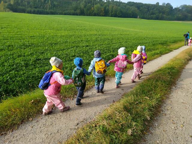 Uschi Bauer vom Verein Naturkinder Gusental hat eine Crowdfunding Kampagne für eine kompostierbare Toilette für die Kinder des Walkindergartens Engerwitzdorf gestartet. | Foto: Uschi Bauer