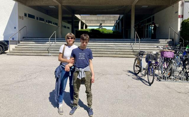 Max mit seiner Mutter Birgit | Foto: Birgit Kubik