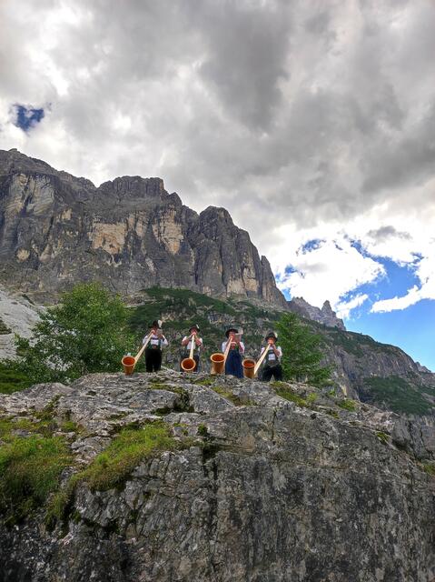 Immer mit dabei sind die Stubaier Alphornbläser | Foto: Mair