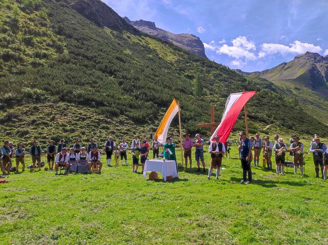 Ansprachen von Organisator Peter Margreiter und Bgm. Andreas Gleirscher.  | Foto: Mair