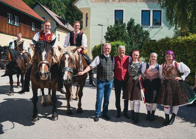 Bürgermeister Antolitsch und Landeshauptmann Kaiser zeigten sich begeistert. | Foto: Marktgemeinde Arnoldstein