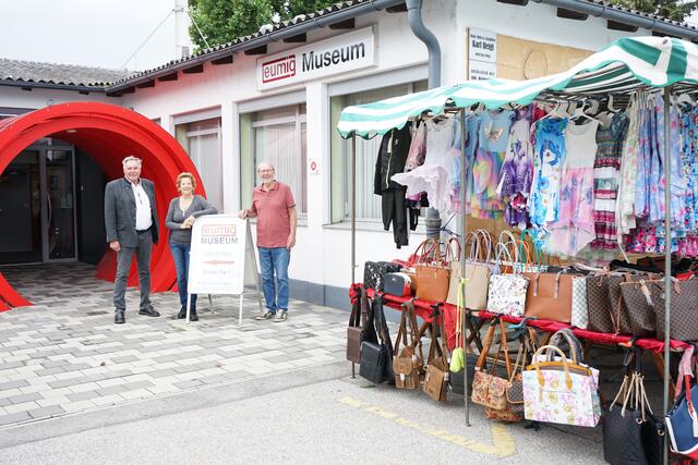 Kirtag 2023 mit eumigMuseums-Besuch. V.l. gfGR Niki Patoschka, Schriftführerin Uschi Seemann und Obmann-Stellvertreter Gus Seemann. | Foto: Marktgemeinde Wiener Neudorf