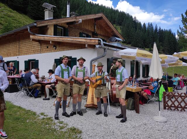 D'Stommtischsänger | Foto: Mair