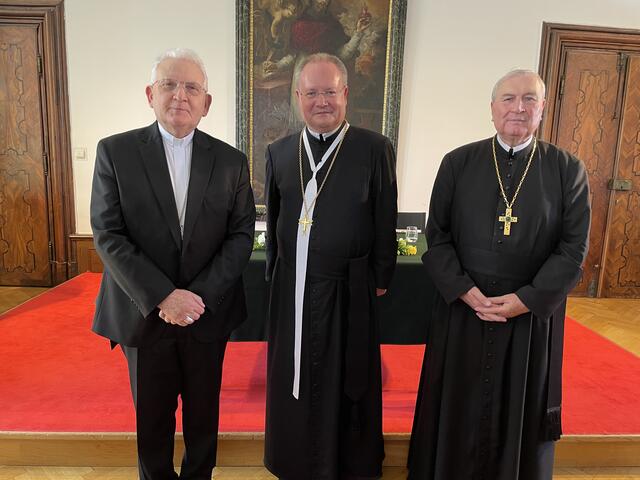 Päpstlicher Delegat Josef Clemens, Administrator Prälat Maximilian Fürnsinn und der neue Propst Anton Höslinger. | Foto: Marlene Trenker