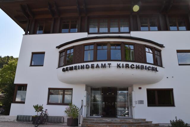 Für die Sanierung und den Umbau beim Moorstrandbad Kirchbichl muss die Gemeinde 10,5 Millionen Euro berappen.  | Foto: Barbara Fluckinger