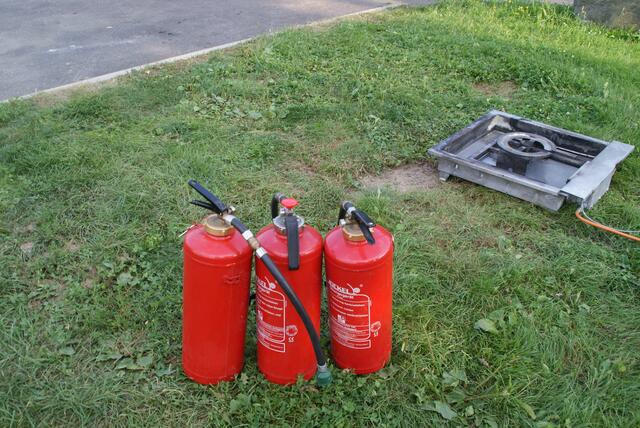 Schaum, Pulver oder CO2, je nach Einsatz. | Foto: Anna Maria Kaufmann