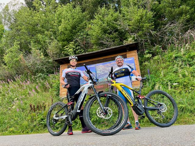 Organisator Hermann Zarfl und Schriftführer Werner Kohler (von links) laden zu einem einzigartigen Event. | Foto: Privat