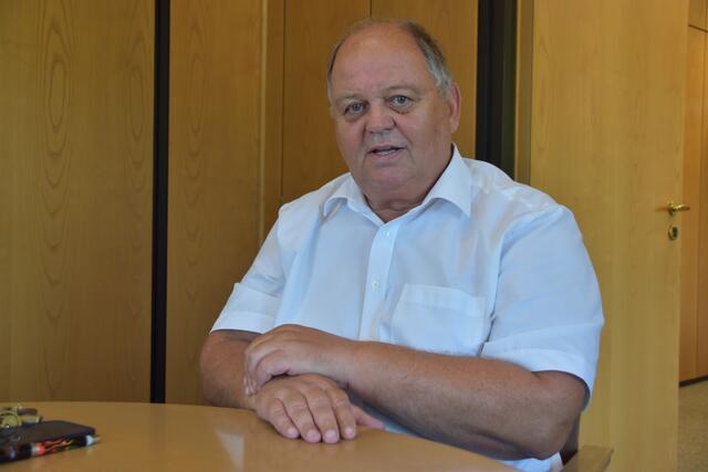 "Wir hoffen, dass das Lokal Anfang Dezember in Betrieb geht", erklärt Kirchbichls Bürgermeister Herbert Rieder. | Foto: Barbara Fluckinger