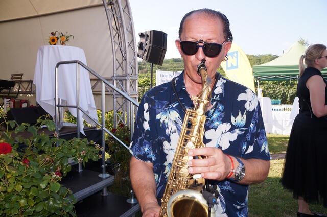 Saxophonist Julius Illes