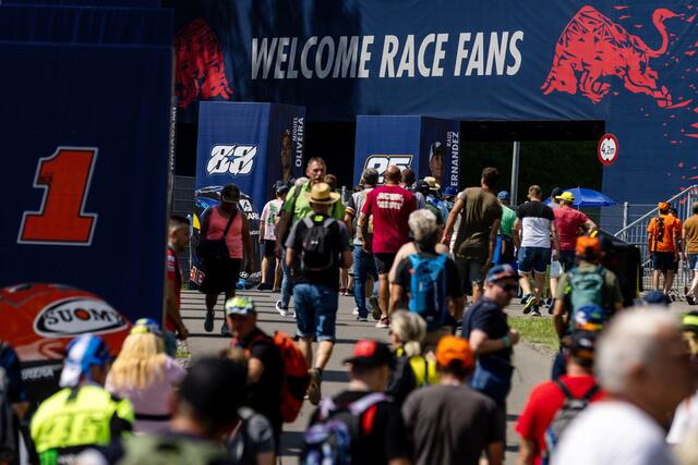 Tausende Fans tummeln sich am Red Bull Ring. | Foto: GEPA pictures