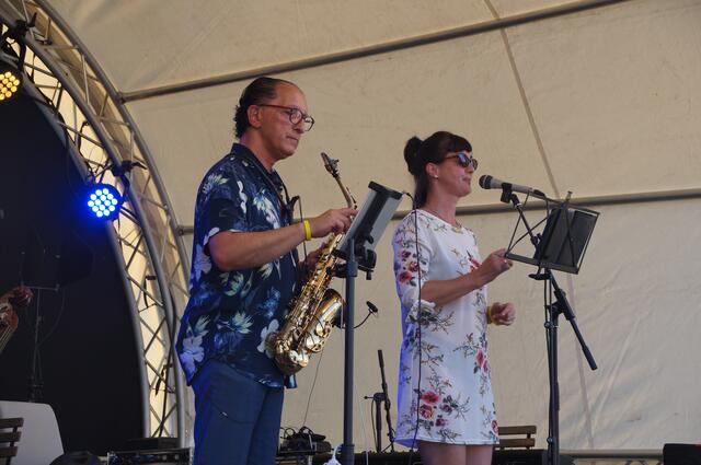 Saxophonist Julius Illes und Sängerin Janka Butorova