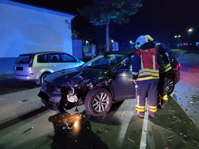 Die Stadtfeuerwehr Pinkafeld rückte zu einer Fahrzeugbergung aus. | Foto: Stadtfeuerwehr Pinkafeld