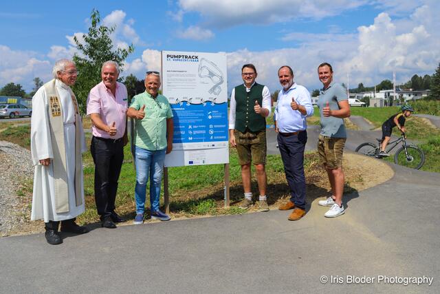 Pfarrer Hans Wallner, Bürgermeister Bernhard Ederer (Naas), Vizebürgermeister Hans Kalcher, Bürgermeister Franz Nöhrer (St. Ruprecht), Bürgermeister Christoph Stark (Gleisdorf) und Bürgermeister Johasses Hiebler-Texer (Thannhausen) | Foto: Iris Bloder