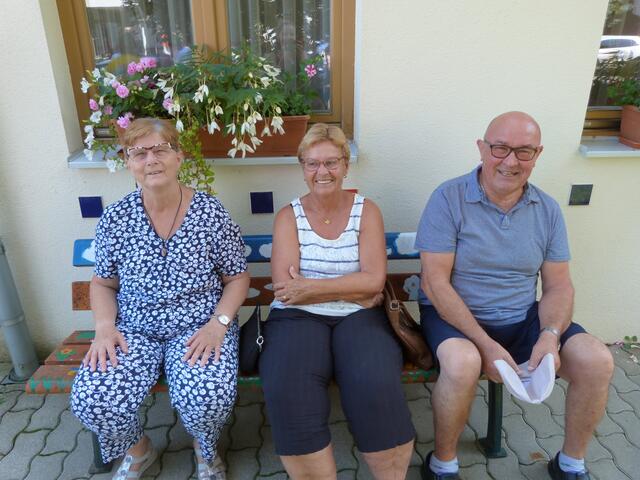 Die BesucherInnen warteten gespannt auf die Eröffnung