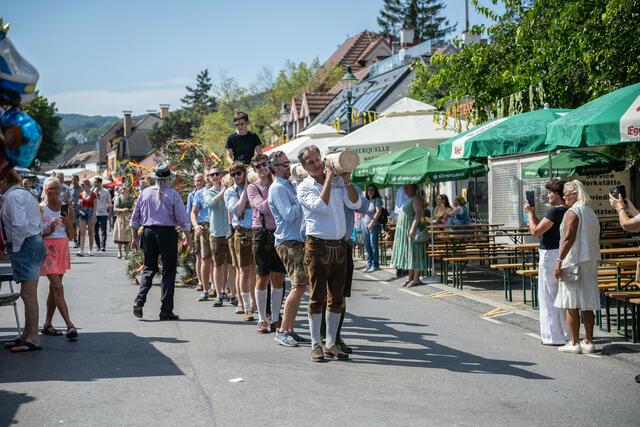 Zuvor wurde der Hiatabaum noch standesgemäß durch Neustift getragen. | Foto: René Brunhölzl/RMW