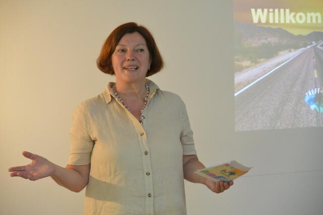 Gerlinde Reicht bei der Einleitung zum Vortrag | Foto: Gerald Dreisiebner