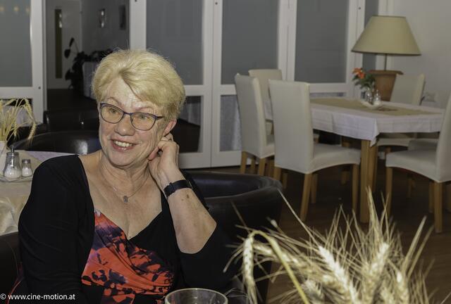 Rosa wurden durch das Reisebüro zu dieser Veranstaltung vermittelt. | Foto: cinemotion - Ivanek