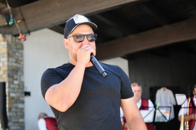 Traditionsvereinsobmann Florian Haid hatte gute Laune und verkündete ein da capo im nächsten Jahr. | Foto: Hassl