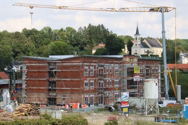 Durch den Zubau, den die Oberwarter Siedlungsgenossenschaft 2024 fertigstellt, vergrößert sich die Kapazität des Pflegeheims von 29 auf 65 Plätze. | Foto: Martin Wurglits