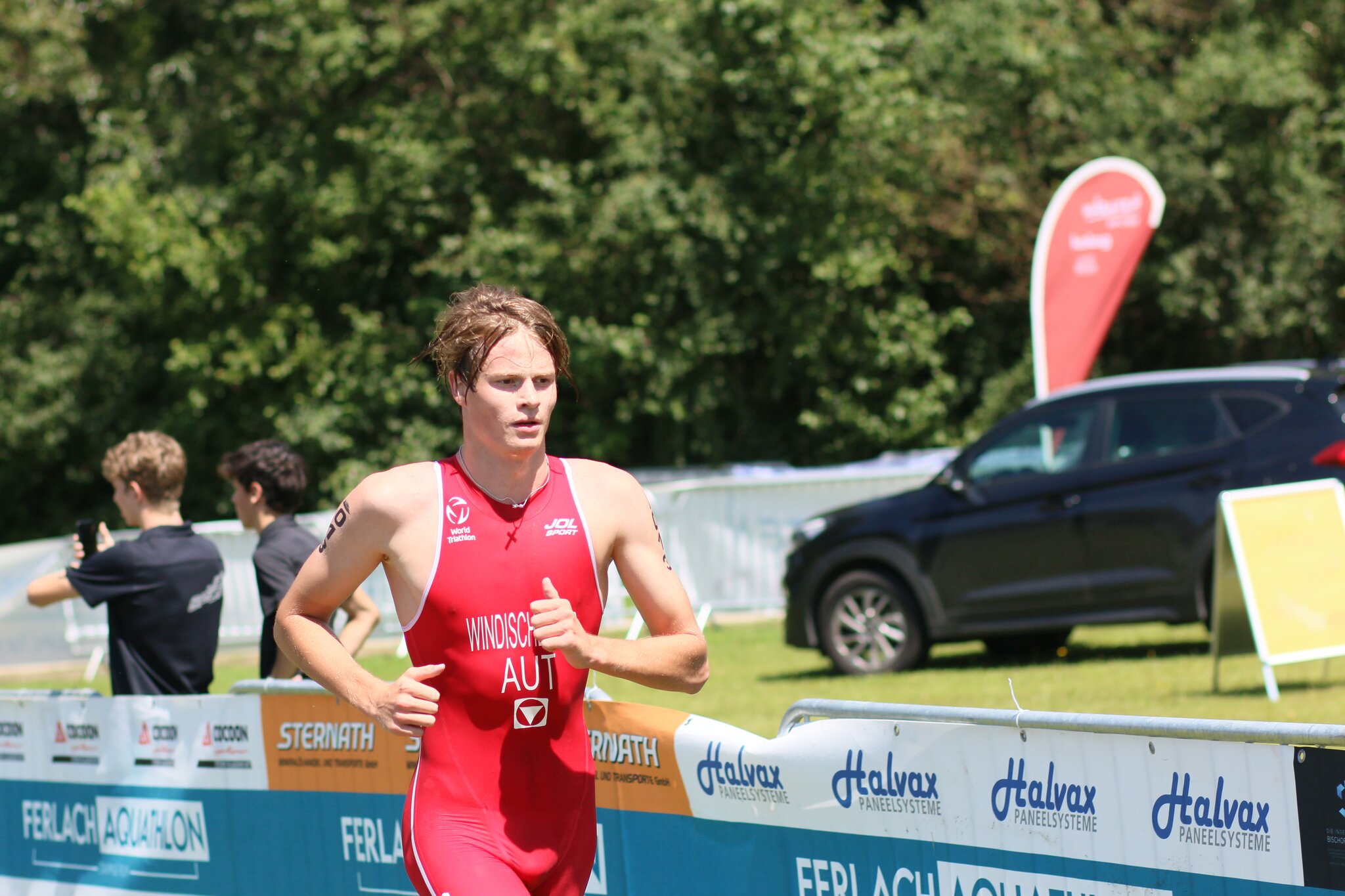 Triathlon Triathlet Windischbauer auf Tuchfühlung mit den besten