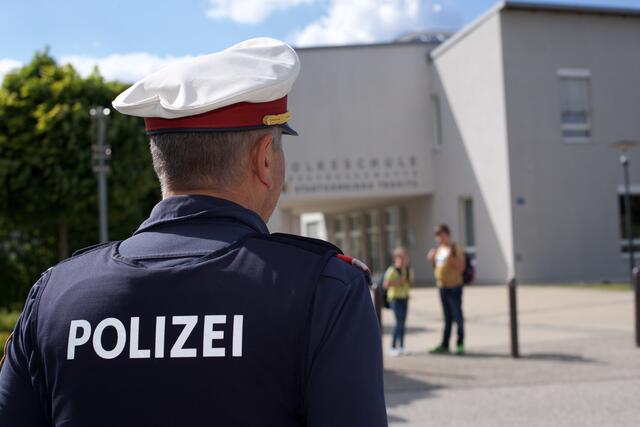 Für die Sicherheit am Schulweg hilft Training der Schüler mit den Eltern. | Foto: Santrucek