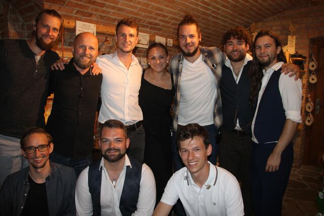 Julian Grabmayer und Band gaben gemeinsam mit "Fräulein Peter" ein Livekonzert auf der Brandlucken. | Foto: RegionalMedien Steiermark/Hofmüller