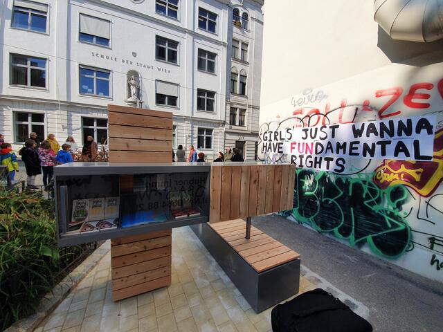 Der Bücherschrank ist in letzter Zeit oft recht leer. | Foto: BV7