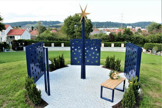 Der Sternenkinder-Gedenkplatz befindet sich am Mühldorfer Friedhof. | Foto: Johann Schleich