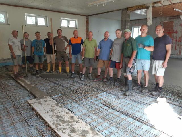 Die Vereinsmitglieder arbeiteten ihrer jeweiligen Profession nach beim Um- und Zubau mit. | Foto: Musikverein Großsteinbach