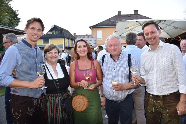 V.l.: NAbg. Joachim Schnabel, Margit Demuth-Pratter, Irmgard Wran-Schumer, Regionalstellenleiter Josef Majcan, LAbg. Ernst Gödl | Foto: Fischer