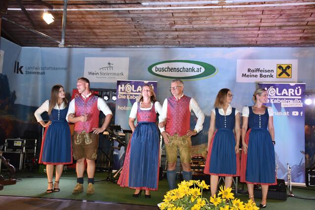 Auch die Gady Family ist bei der Modenschau mit der Leibnitz Tracht-Edition Gady vertreten. | Foto: Fischer