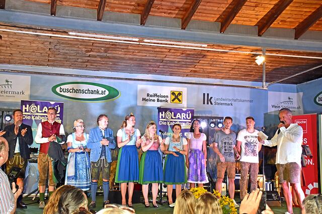 Fesch in Tracht: Die Modenschau am Montagabend bei der Modenschau auf der 53. Steirischen Weinwoche zog alle Blicke auf sich. | Foto: Fischer